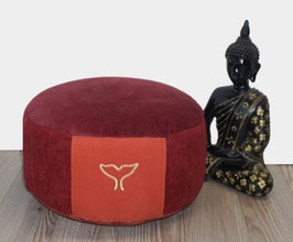 ES001e) Einzelstück Essence: Meditationskissen in Rottönen. Mit Stickerei in Gold (Walflosse: Schutz, Stärke & Weisheit)