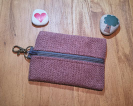 Schlue003c) Schlüta Schlüsseltasche aus recycelten Möbelstoffen in Altrosa