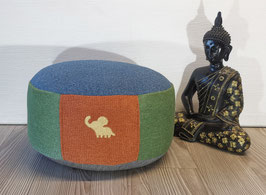 ES004d) Einzelstück Essence: Meditationskissen in Blau - Grün - Terracotta - Grau (Boden). Mit Stickerei in Gold  (Elefant: Glück, Schutz, Verbindung zur Natur & Geduld)