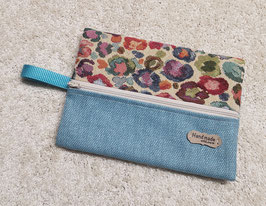 Flu001) Allerlei-Tasche "Flunder" Himmelblau mit Blümchen