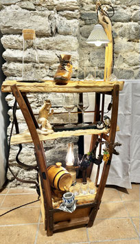 Vendu / verkauft: Vieux porte bois - transformé en bar avec plein de petits atouts (verre, figurines ein bois)