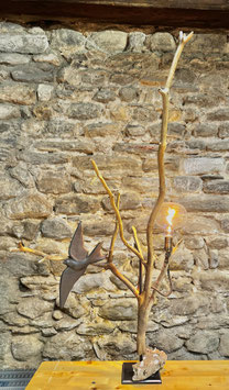 Vendu / verkauft: Lampes hirondelle apportant le printemps et partant avec nos voeux, base avec une pierre avec des coquilles