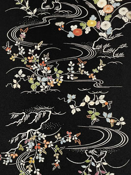 小紋縮緬黒地波に百花