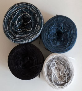 TRAUM-ZEIT Strickset Leuchtturm-Poncho mit Flausch 4-fädig 1225m