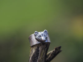 Bär mit einer kleinen Waldwelt versteckt auf den Seiten aus Sterlingsilber Nr. A111