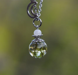 Märchenwelt Mooskugel, silberfarben mit Mondanhänger und Kette Nr. 1461