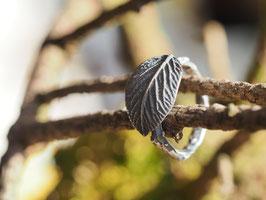 Astring mit Blatt in Sterlingsilber, Grösse 16/56, Nr. 1145