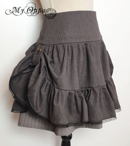 Jupe courte gris/ marron/noir steampunk relevée par des boutons sur les côtés
