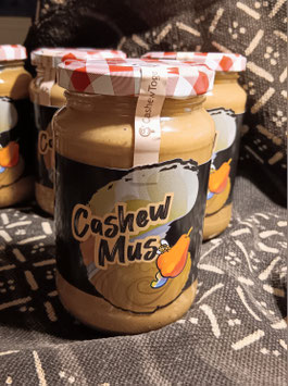 Cashewmus aus gerösteten Cashewkernen