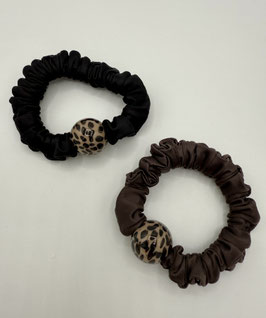 Elastisches Haargummi mit Leo-Perle