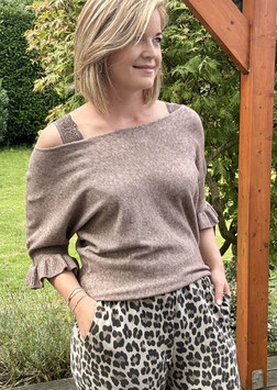 Feinstrick-Pullover mit Volant-Ärmeln *TAUPE