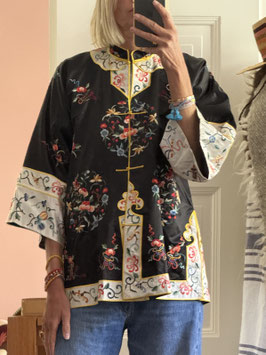 oops SOLD VINTAGE - World Treasure Chinese Kimono