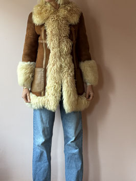 oops SOLD VINTAGE - World Treasure 70s Princess Shearling Coat