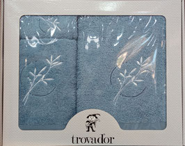 Juego de toallas bordadas hojas. Trovador color azulgrisaceo