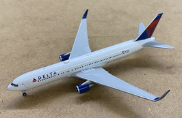 Herpa Wings 535335 Boeing 767-300 "Delta Air Lines"