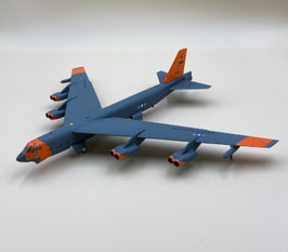 Herpa Wings 573726 Boeing B-52H Stratofortress "U.S. Air Force"