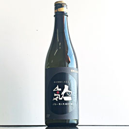 黒人気　純米吟醸・720ml