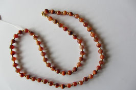 Karneol Kugelkette 8 mm Kugeln, Länge 68 cm, mit kleinen goldfarbigen Kugeln und  goldfarbigem Karabinerverschluss - ohne Deko