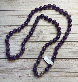 Amethyst Kugelkette 8 mm Kugeln geknotet mit silberfarbigem Karabiner-Verschluss 59 cm lang - ohne Deko