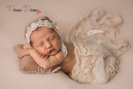 Newborn Fotografie Pillow braun weiß gepünktet mit Rüschen