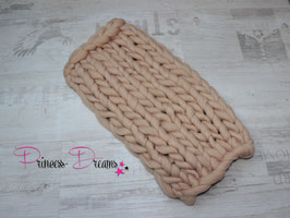 Posing Wolldecke / Kammzugdecke tan