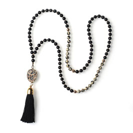 Delu - Lange Edelsteinkette schwarz mit Quaste