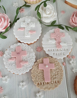 Personalisierte Kekse mit Kreuz