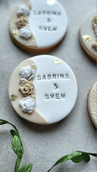 personalisierter Keks mir Gold und Rosen