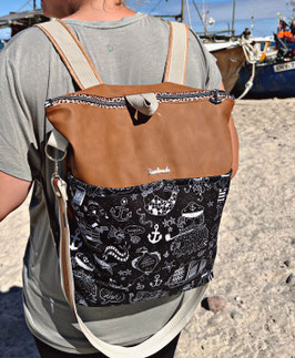 Maritimer Rucksack Kunstleder vs. Softshell