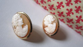 Gold earrings cameo