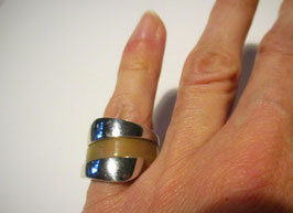 Silver and resin ring by Molecole