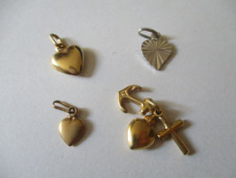 Pendants heart shape in gold