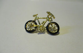 Brooch bycicle in gold