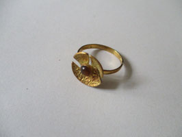 Gold ring handmade with small tigre eye stone