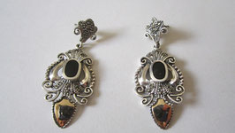 Old fashion style earrings  and onix