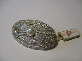 Elegant silver brooch central pearl