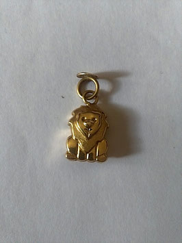 Gold pendant Lion