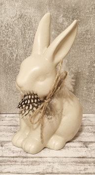 Hase sitzend mit Federhalsband Art.4365