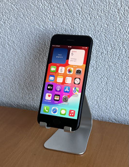 Refurbished Apple iPhone SE 3 (2022) 64GB Zwart / B-Grade
