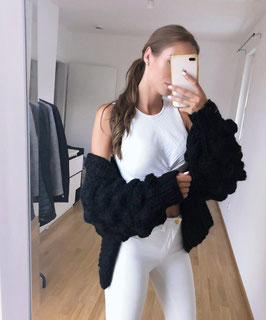 Handmade PomPom Cardigan Schwarz