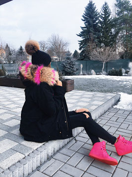 Schwarz mit NaturPink PelzKragen