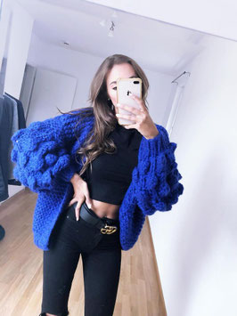 Handmade PomPom Cardigan Blau
