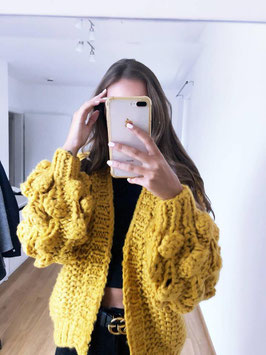 Handmade PomPom Cardigan Gelb