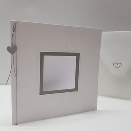 Passepartout-Karte, Quadrat „fallende Herzen“ weiß-grau 13,5x13,5cm (Ausschnitt: 5x5cm)