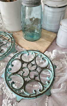 Sooo shabby: Alter französischer Topfuntersetzer