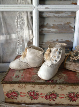 Shabby: Zauberhafte antike viktorianische Baby Knopfschuhe