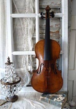 Shabby: Dekorative alte Geige Stradivarius Frankreich