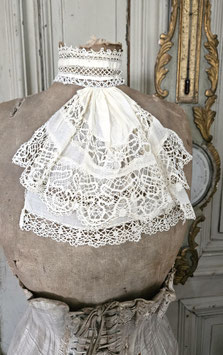 Shabby: Zauberhafter antiker Jabot / Kragen Frankreich