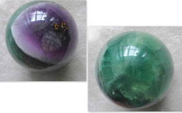 trés belle sphére en fluorite violette et verte, une piéce de collection !!