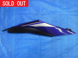 "SOLD OUT"YAMAHA YZF-R25 1WD 純正 中古 シートカウル 右側